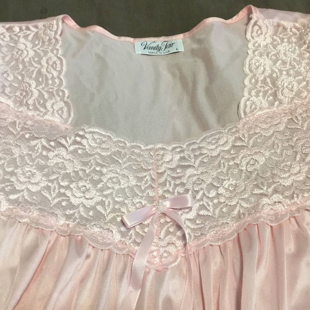 Vanity Fair night gown Large